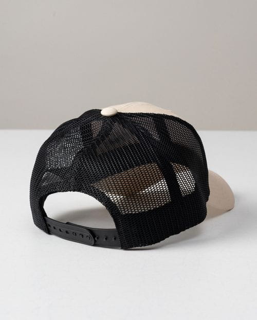 Gorra combinada estilo 'baseball' con rejilla y tejido de algodón y logo de silicona.