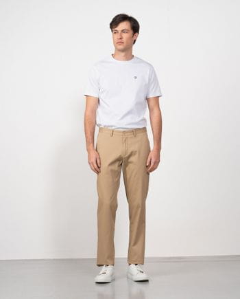 Pantalón sport chino slim fit en microestructura de algodón elástico
