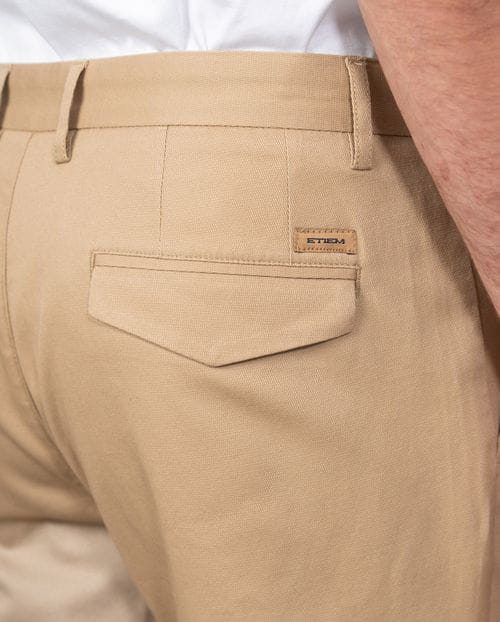 Pantalón sport chino slim fit en microestructura de algodón elástico