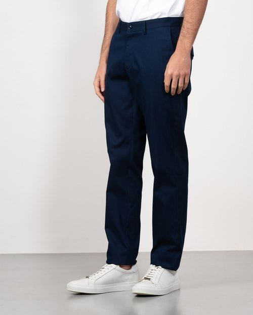 Pantalón sport chino slim fit en microestructura de algodón elástico