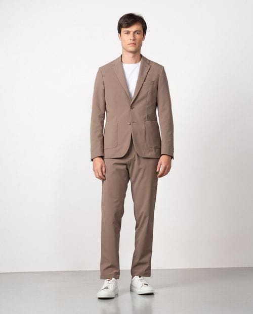 Pantalón sport de cordón y goma en la cintura realizado en canutillo técnico elástico