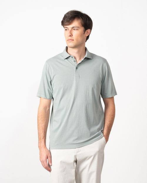 Polo de manga corta en punto circular delavado
