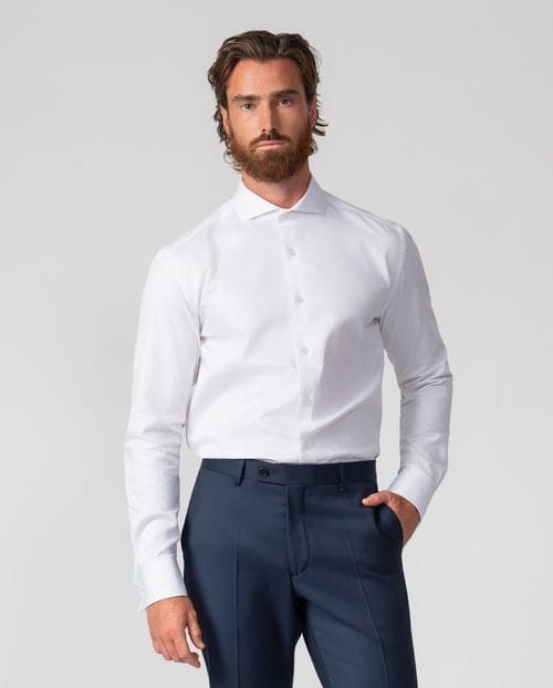 Formal slim shirt of microstructured cotton