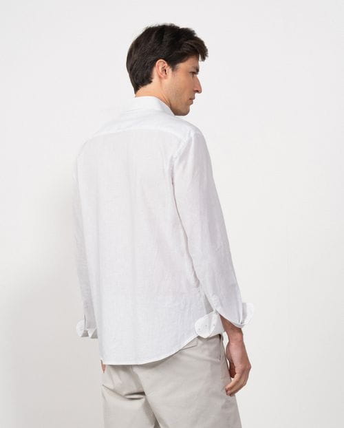 Camisa sport relaxed fit en un tejido liso de lino-algodón