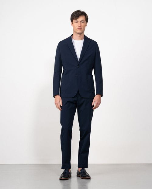 Americana slim fit sin forro y desestructurada realizada en seersucker elástico