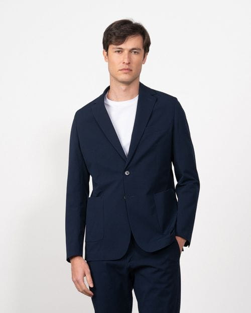 Americana slim fit sin forro y desestructurada realizada en seersucker elástico