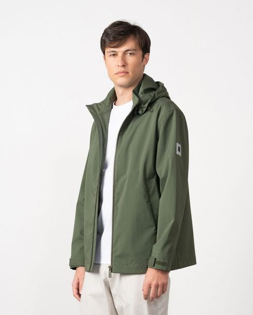 Cazadora de capucha desmontable en tejido de doble capa