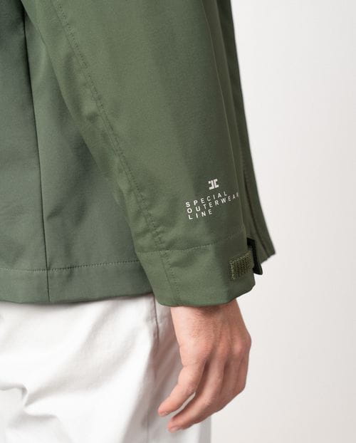 Cazadora de capucha desmontable en tejido de doble capa