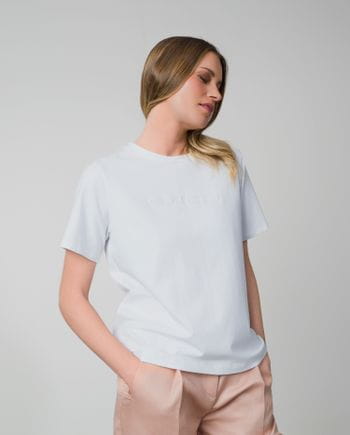 Camiseta básica con logo de ETIEM bordado en delantero