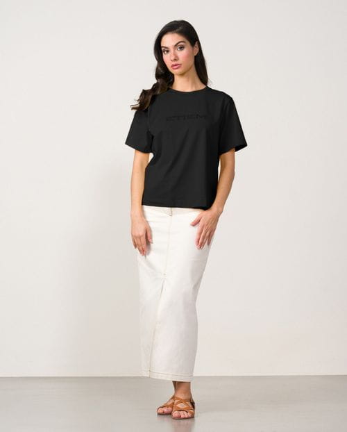 Camiseta básica con logo de ETIEM bordado en delantero