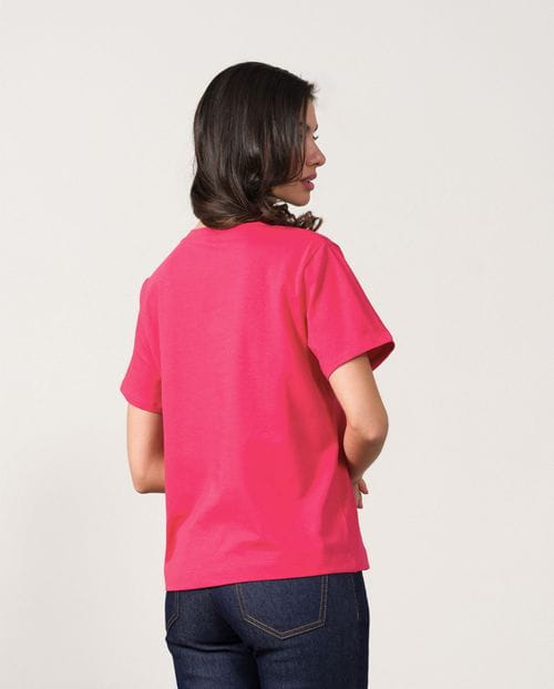 Camiseta de manga corta con flor de tejido en delantero