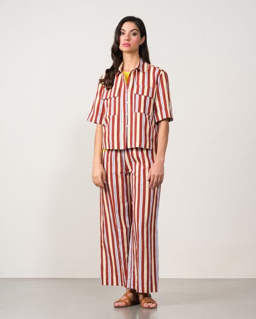 Camisa de manga corta estilo 'retro' en viscosa de rayas