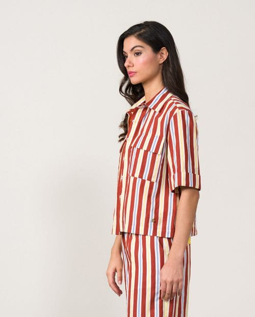Camisa de manga corta estilo 'retro' en viscosa de rayas