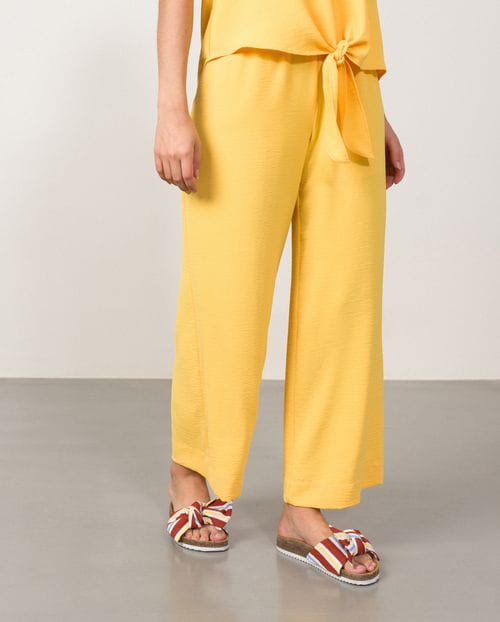 Pantalón tobillero de pierna ancha y cintura elástica