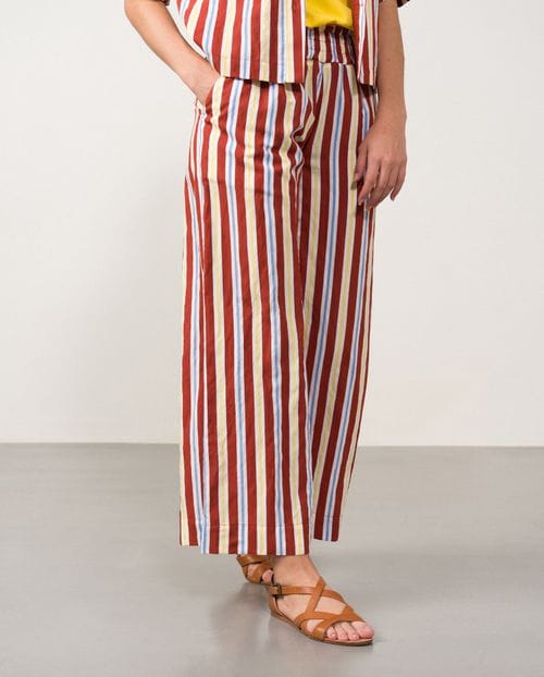 Pantalón tobillero de pierna ancha y cintura elástica en rayas estilo 'retro'