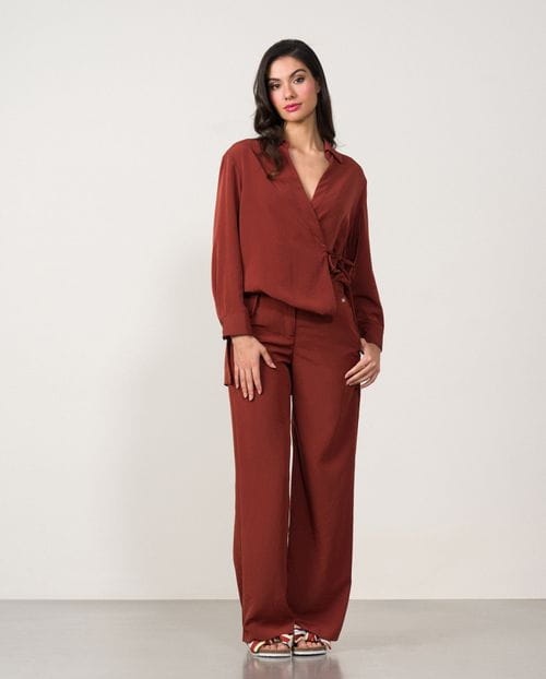 Wide leg flowing trousers with elastic waist