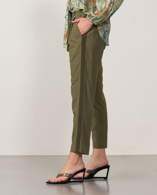 Cropped linen-viscose trousers with contrasted stripes on sides