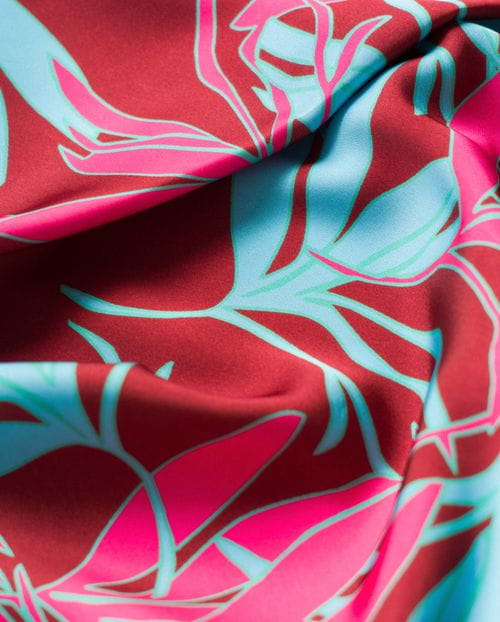 Vestido midi de vuelo en satén estampado