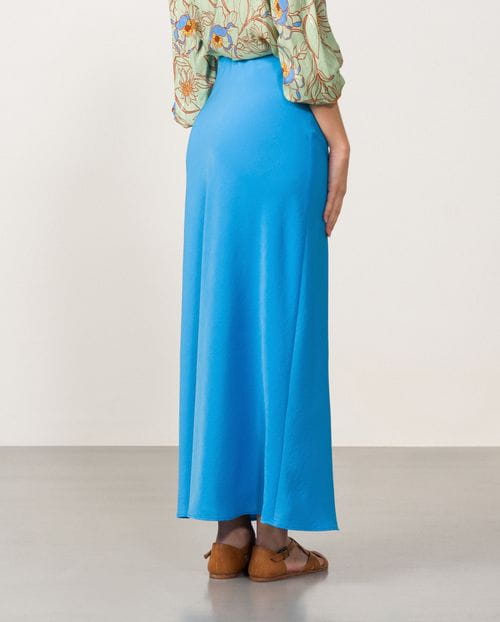 Midi skirt with elastic waist made of semi-satined fabric
