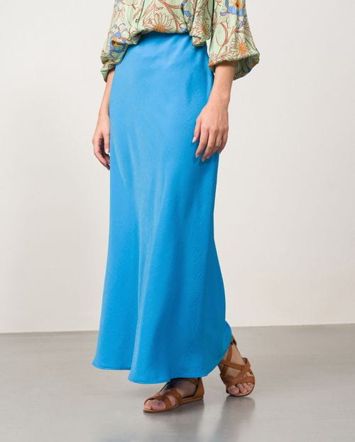 Falda midi semi-satinada con cintura elática