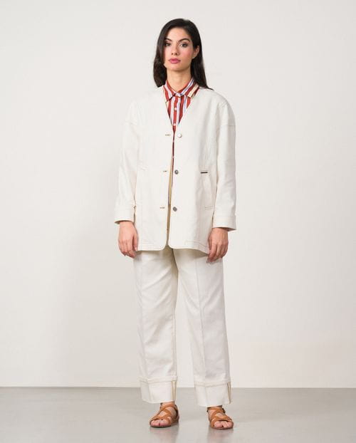 Dropped shoulder denim jacket with 'V' neckline