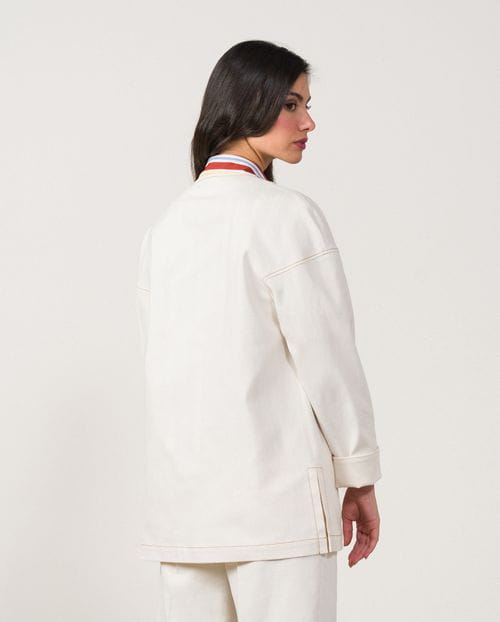 Chaqueta tejana de manga caída con escote en pico