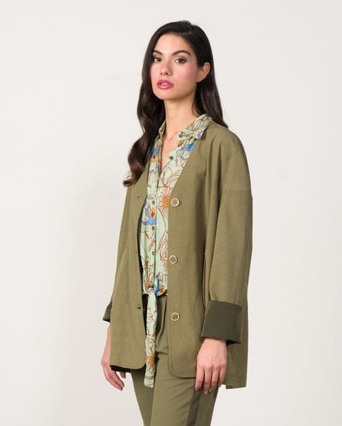 Dropped shoulder jacket with 'V' neckline in linen-viscose fabric
