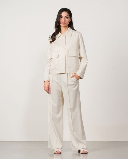 Chaqueta corta de cuello camisero en raya diplomática con hilo metalizado