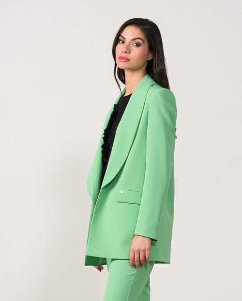 Americana larga de cuello esmoquin