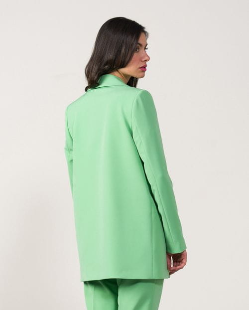 Americana larga de cuello esmoquin