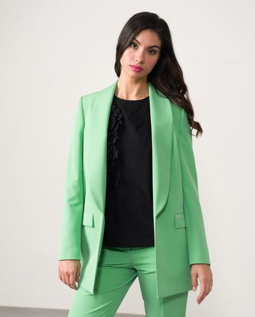 Americana larga de cuello esmoquin