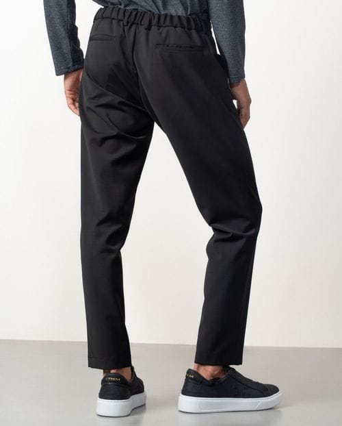 Pantalón sport de cordón y goma en la cintura en tejido de punto técnico