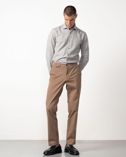 Pantalón sport slim fit en twill elástico de algodón