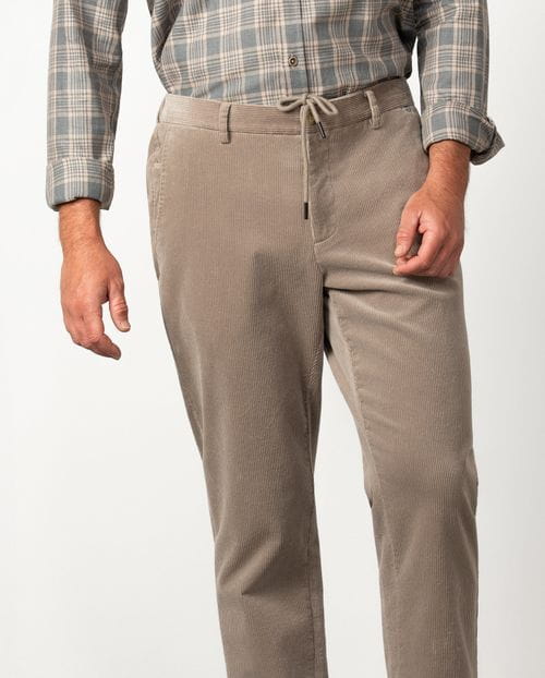 Trousers with drawstring and elastic waistband made of flexible corduroy