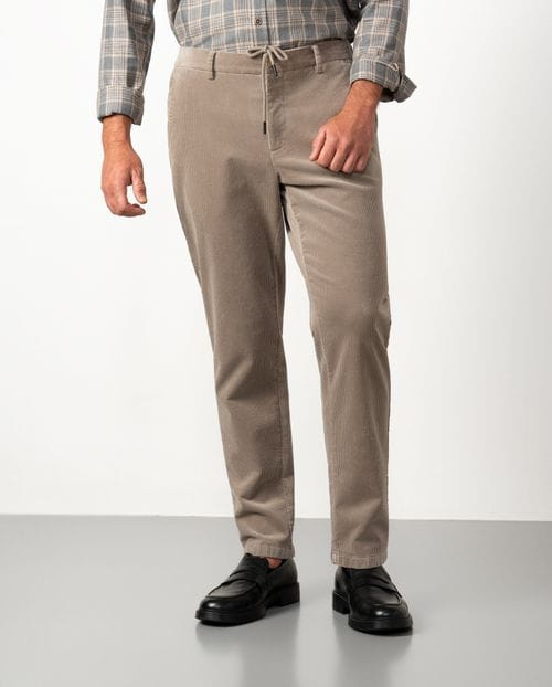 Trousers with drawstring and elastic waistband made of flexible corduroy