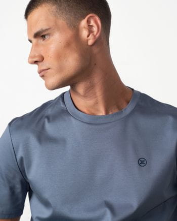 Short sleeved cotton T-shirt with a ` powdered effect´ and rubber Etiem logo