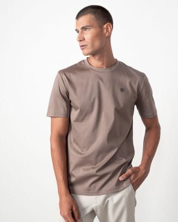 Camiseta de manga corta en algodón `efecto empolvado´ y con logo Etiem engomado