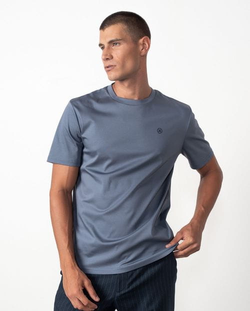 Camiseta de manga corta en algodón `efecto empolvado´ y con logo Etiem engomado