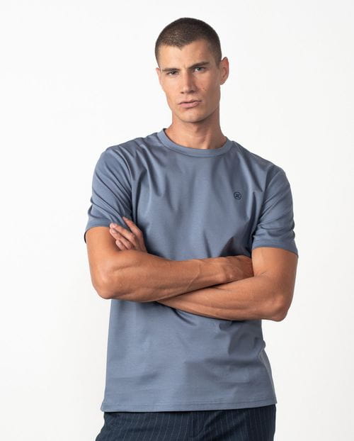 Camiseta de manga corta en algodón `efecto empolvado´ y con logo Etiem engomado