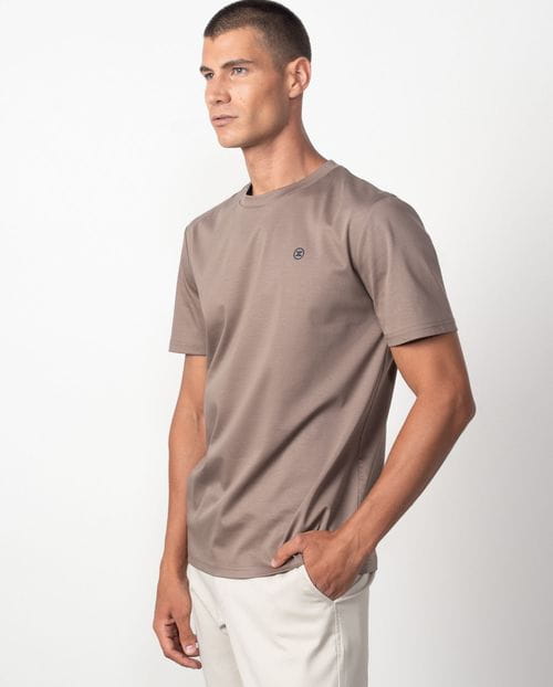 Camiseta de manga corta en algodón `efecto empolvado´ y con logo Etiem engomado