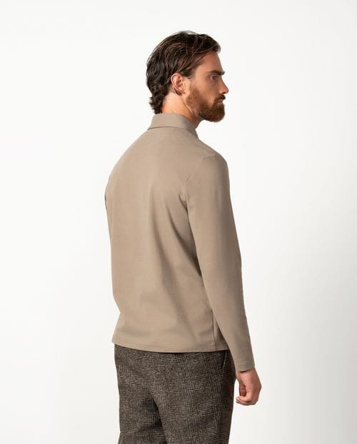 Polo camisero de botones en punto liso efecto `empolvado´
