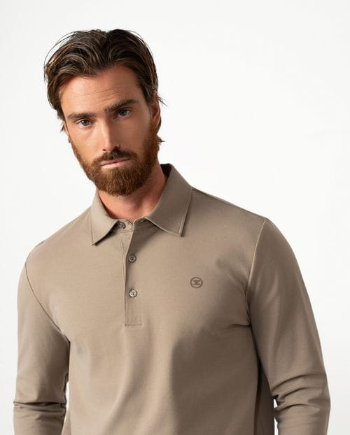 Polo camisero de botones en punto liso efecto `empolvado´