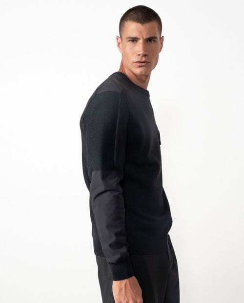 Jersey de cuello redondo combinado con bolsillo, hombros y coderas de tejido técnico