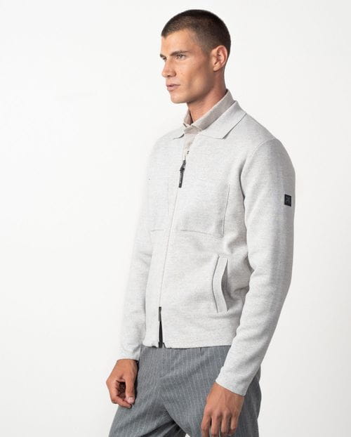 Chaqueta-cazadora en punto cerrojillo con cremallera y cuatro bolsillos