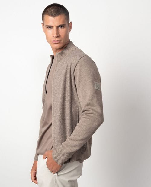 Knit and fabric combined jacket