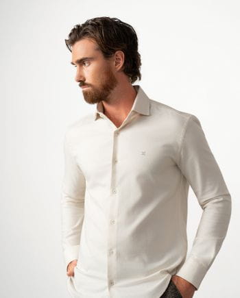 Camisa sport relaxed fit en un tejido de villela liso