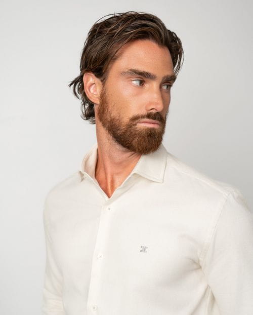 Relaxed fit sport shirt in a plain twill fabric