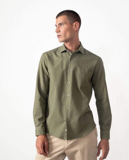 Camisa sport relaxed fit en un tejido de microestructura tintado