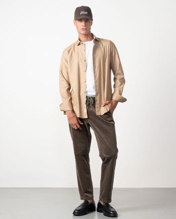 Relaxed fit sport shirt in plain dyed fabric