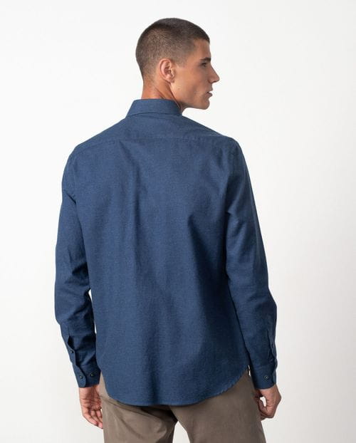 Camisa sport regular fit en franela de algodón y botón en el cuello